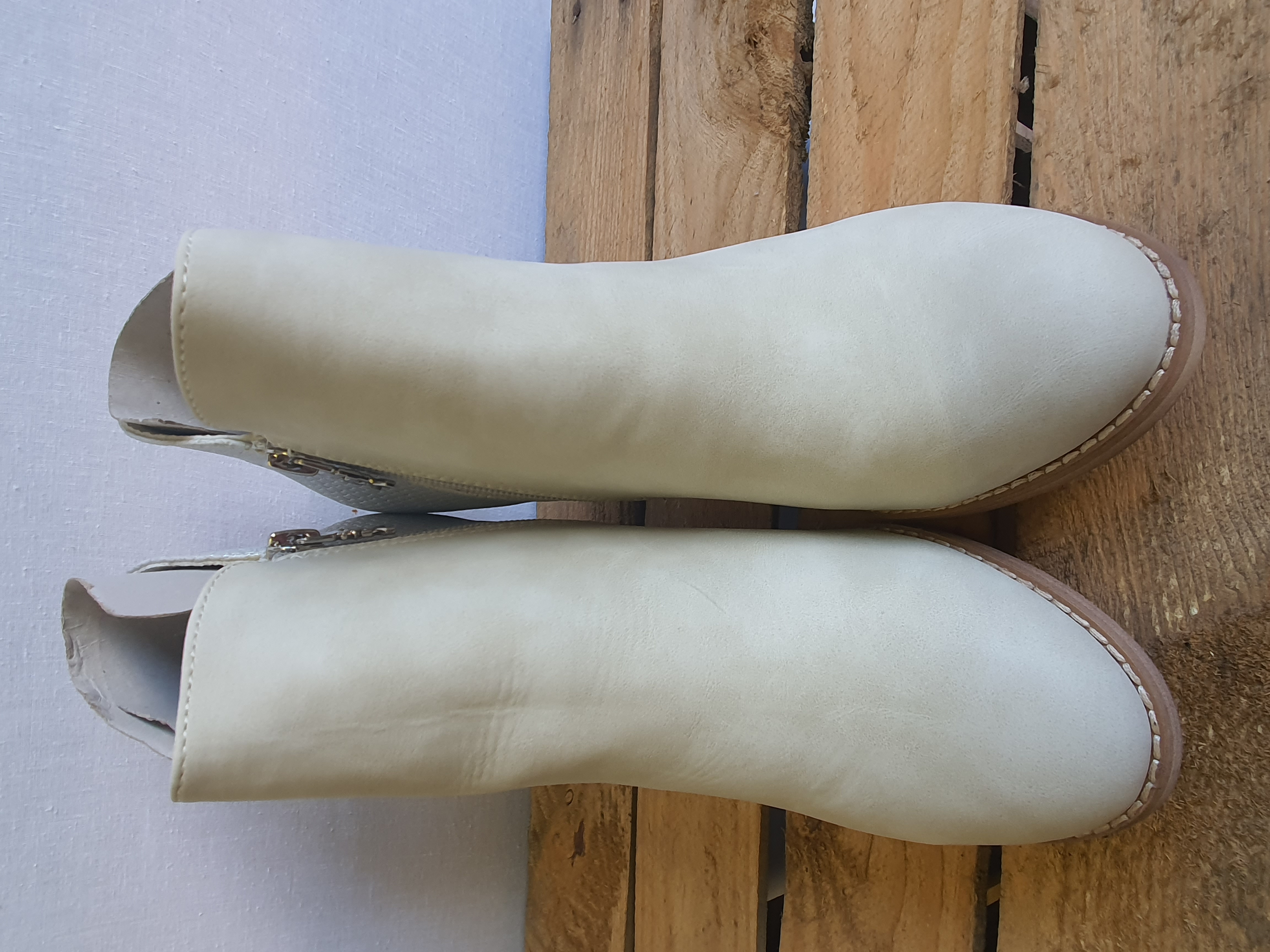 XTI Basic Silver & Cream Ankle Boots Size UK 6.5 - NEW