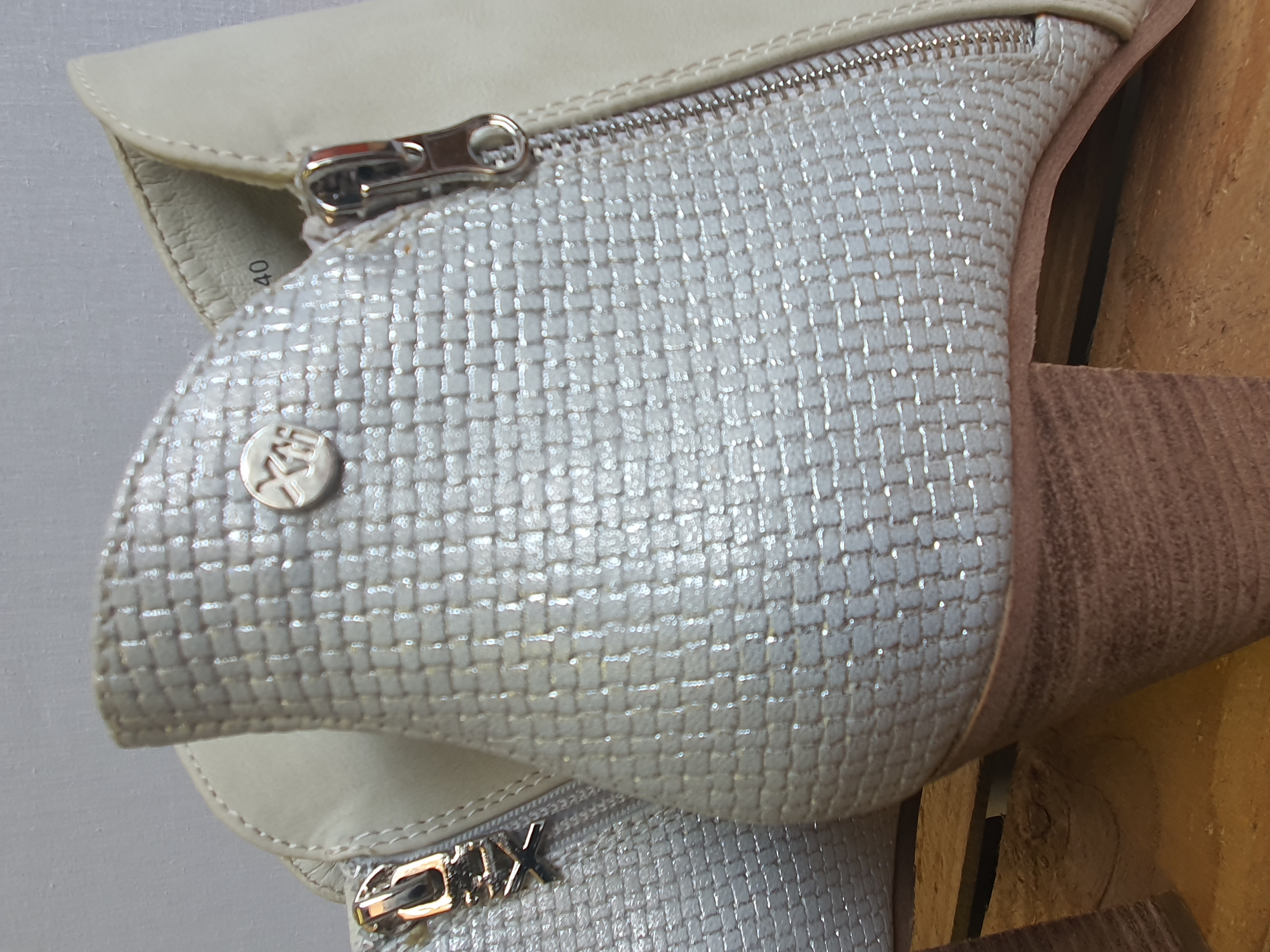 XTI Basic Silver & Cream Ankle Boots Size UK 6.5 - NEW