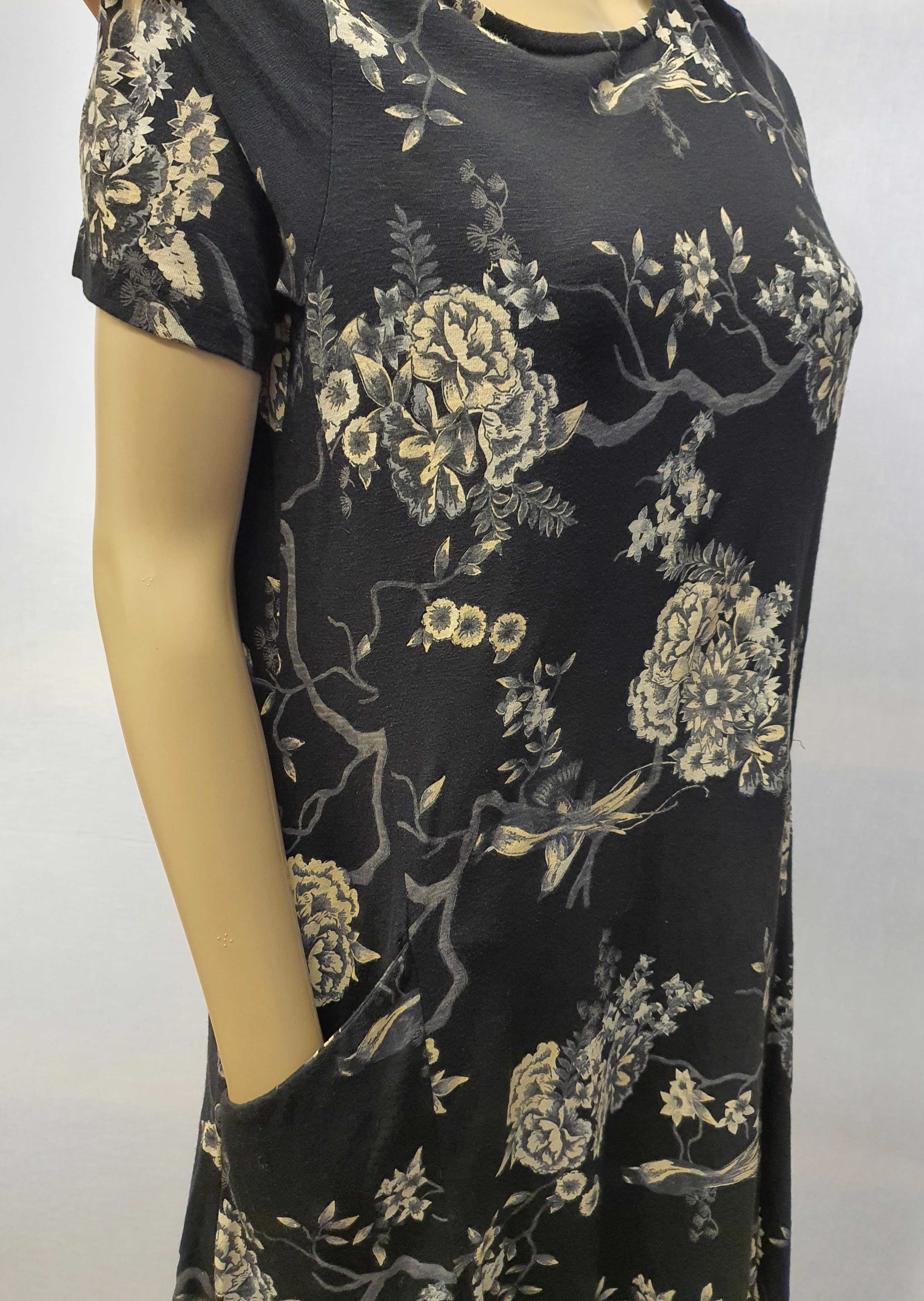 FATFACE Black Flower S/Sleeve Top Size UK10