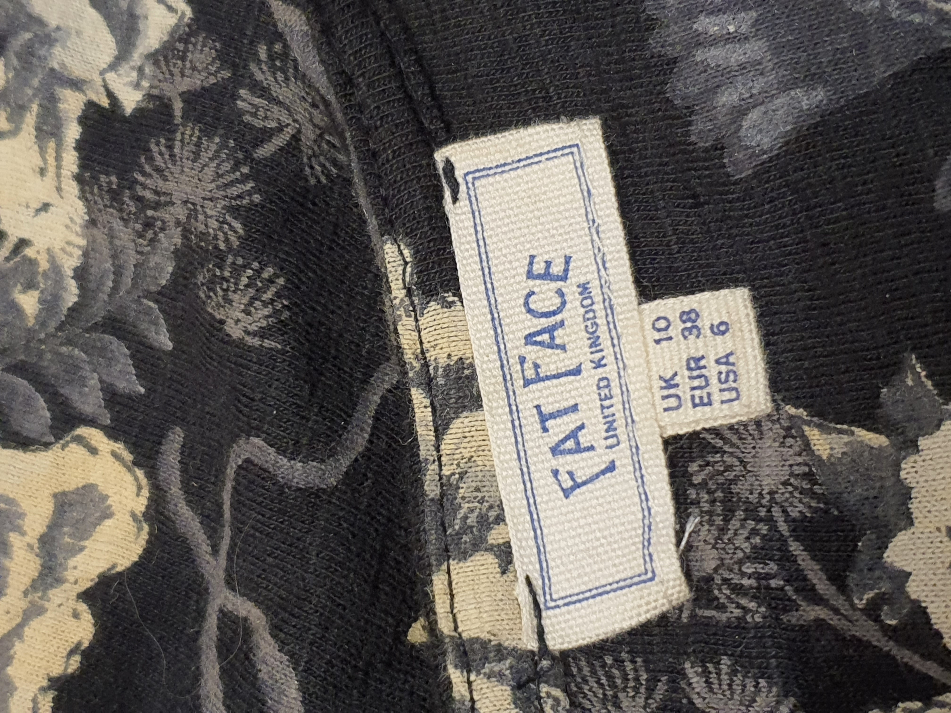 FATFACE Black Flower S/Sleeve Top Size UK10