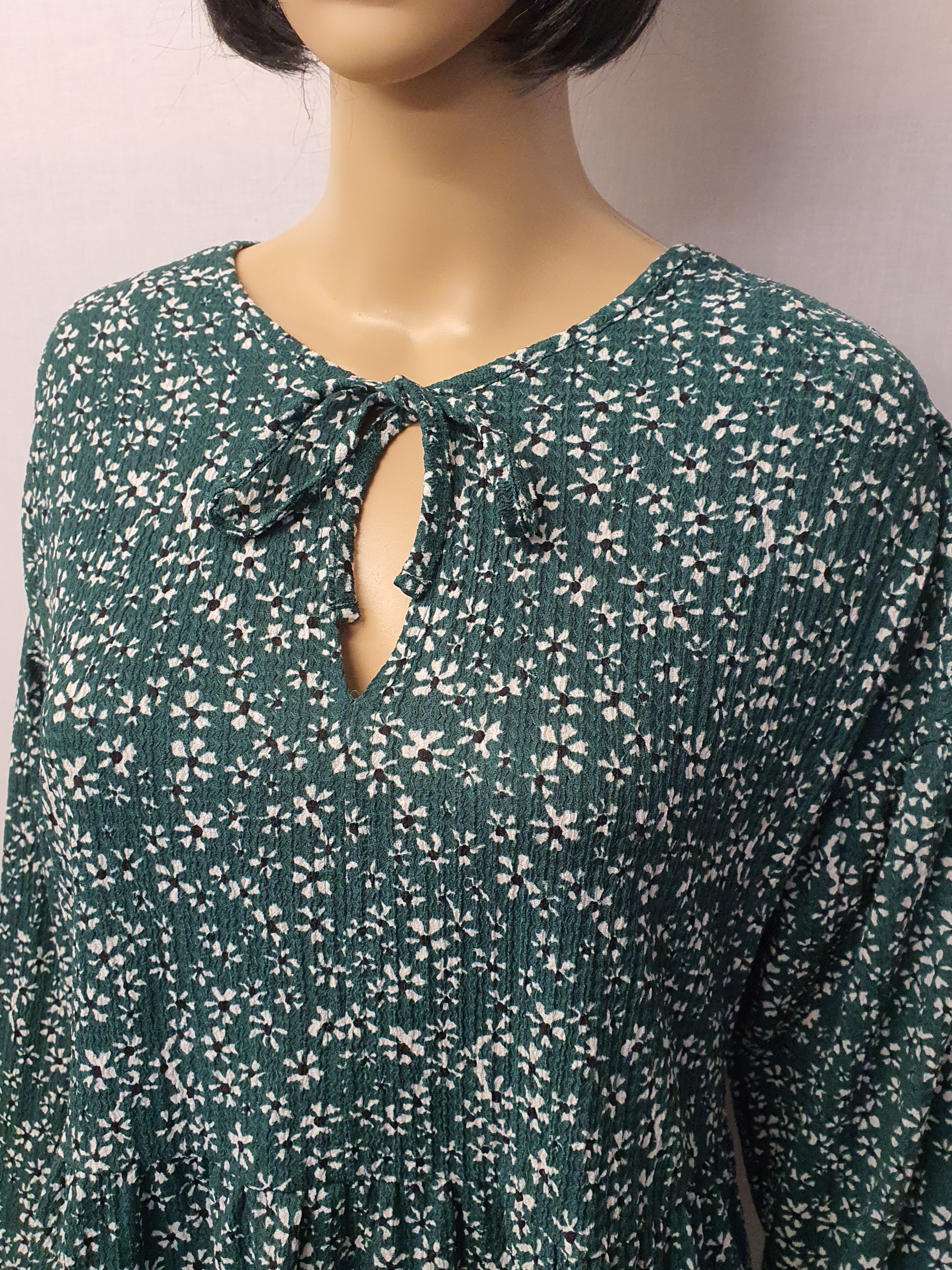 NEXT Green and White Flower L/Sleeve Top Size UK 14 - NEW