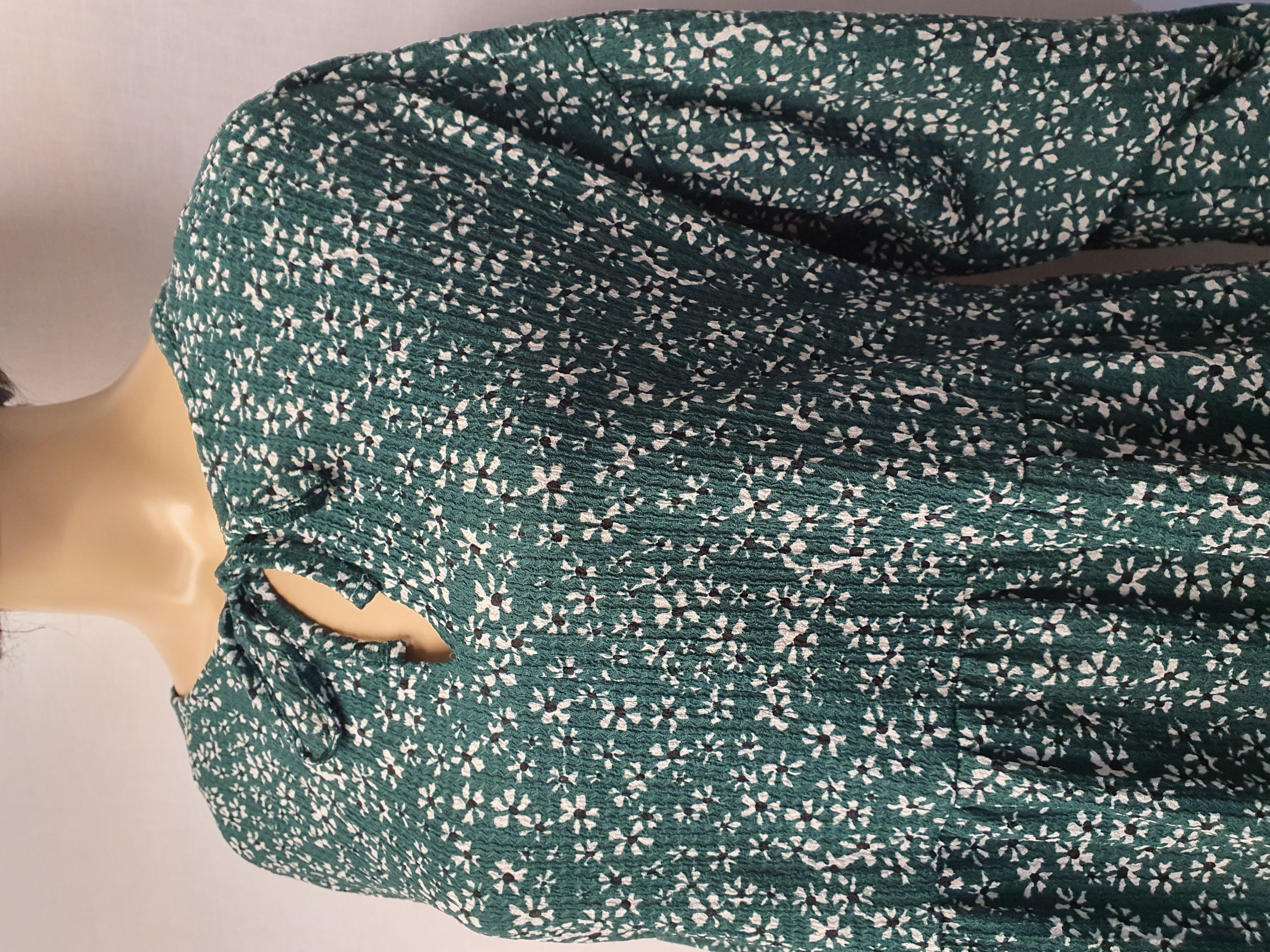NEXT Green and White Flower L/Sleeve Top Size UK 14 - NEW