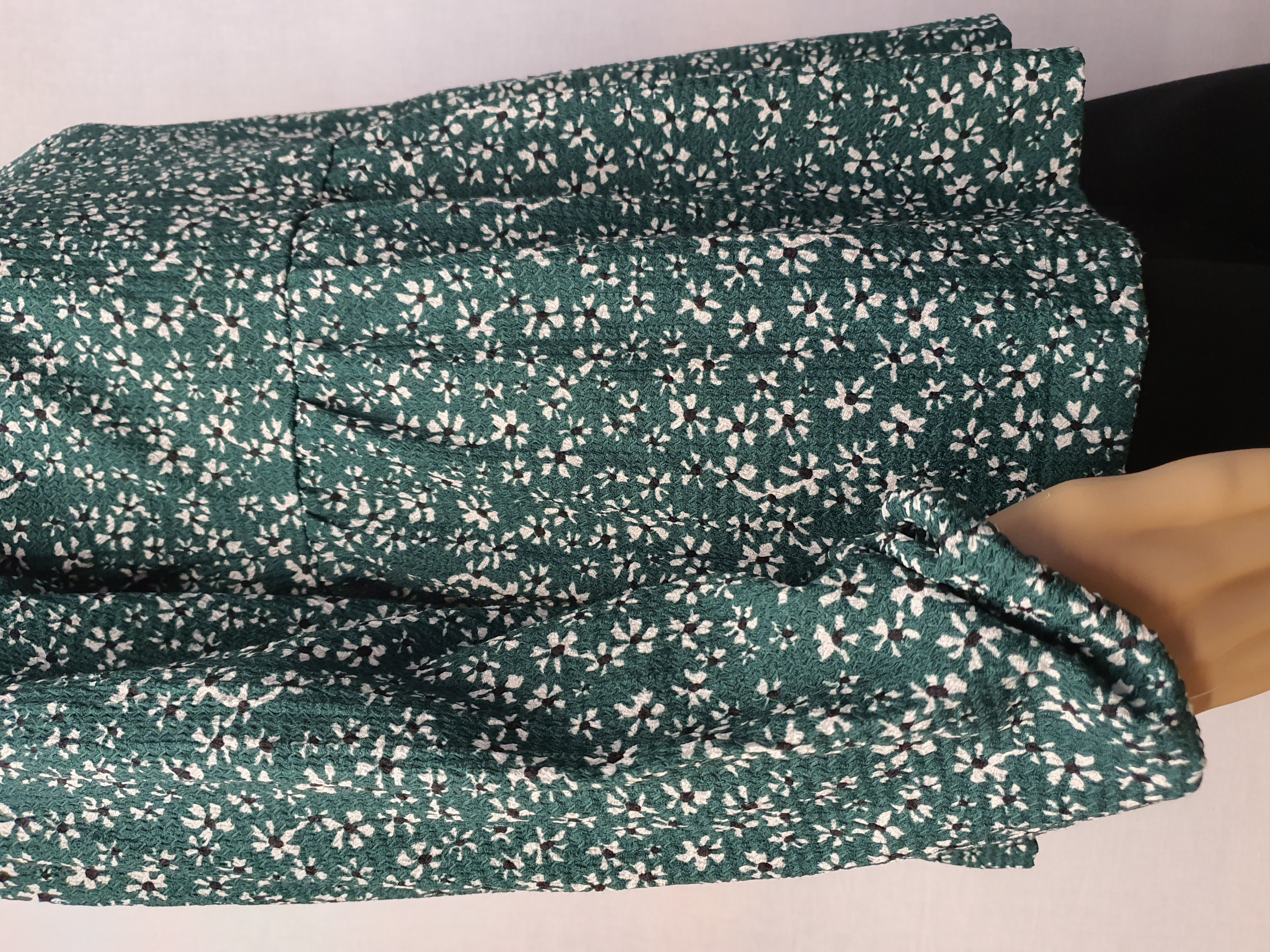 NEXT Green and White Flower L/Sleeve Top Size UK 14 - NEW