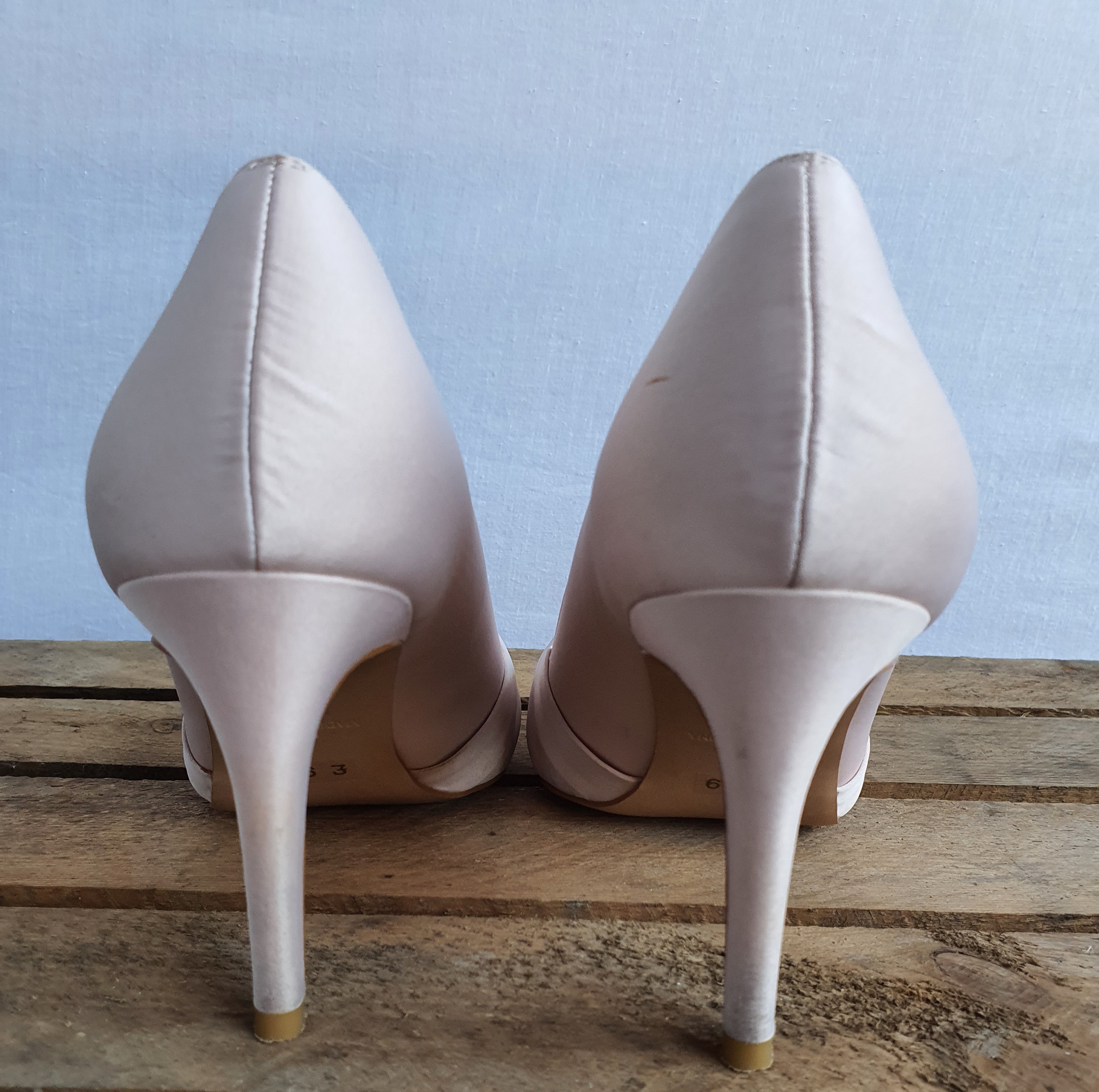 PHASE EIGHT Cream Fabric Knot Design 3" Heels Size UK4