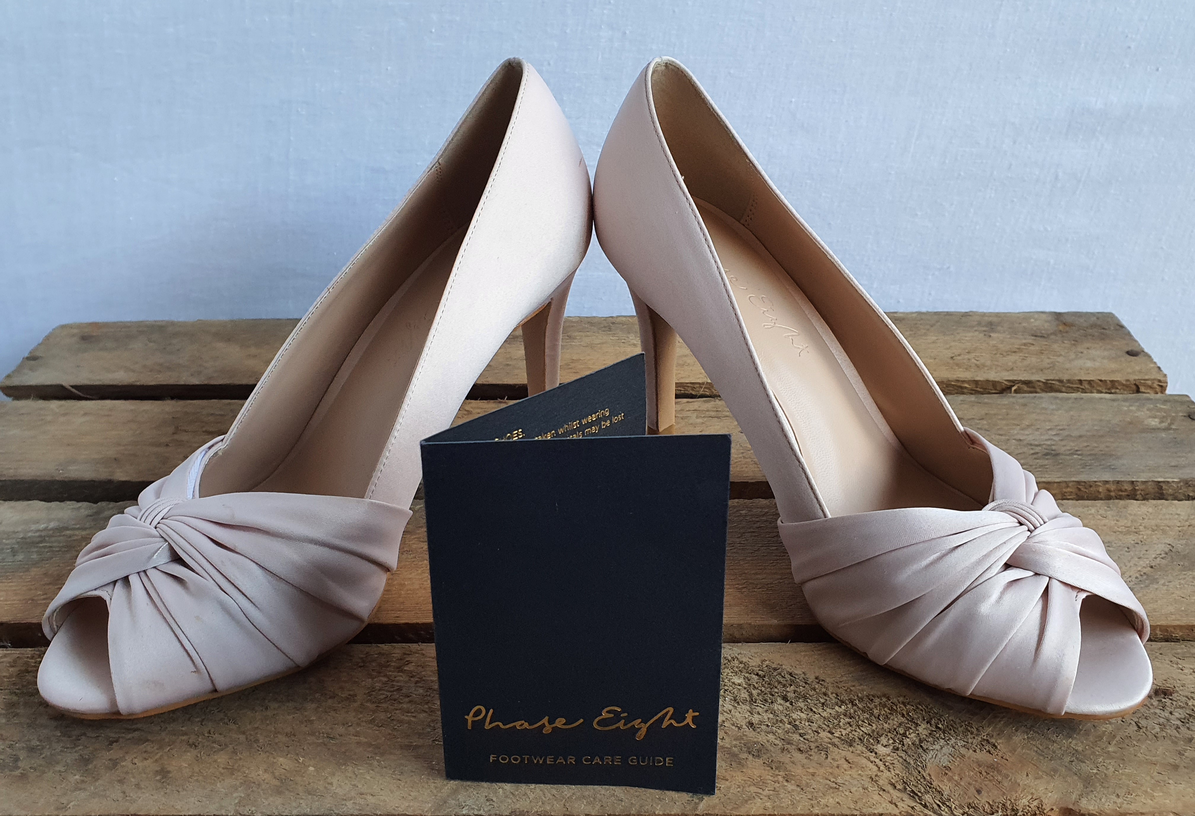 PHASE EIGHT Cream Fabric Knot Design 3" Heels Size UK4