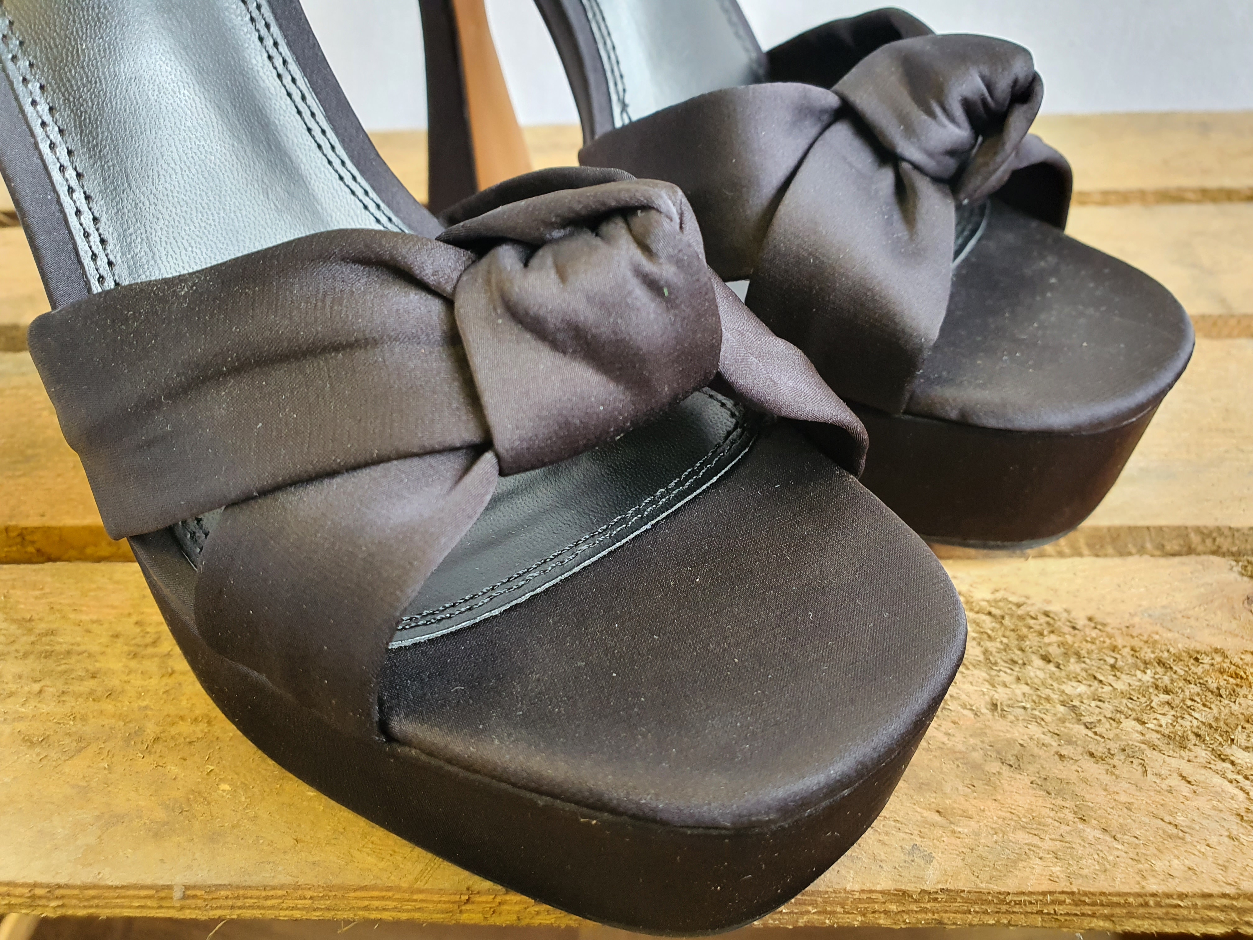 RIVER ISLAND Black Bow 5" Heeled Shoes Size UK5 NEW BOXED