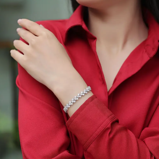 main product image on details page