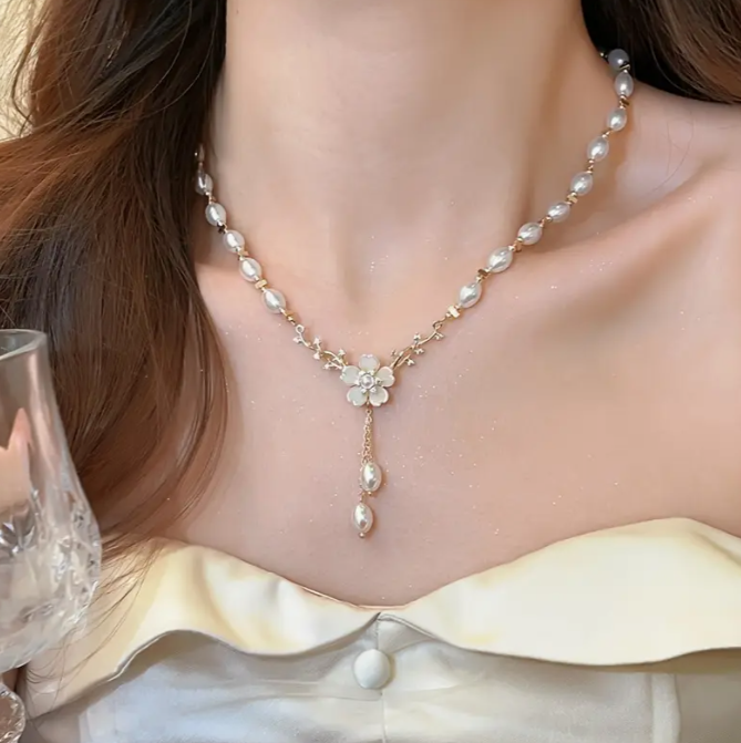 main product image on details page