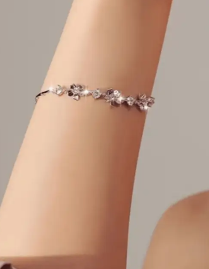 main product image on details page