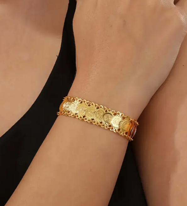 main product image on details page