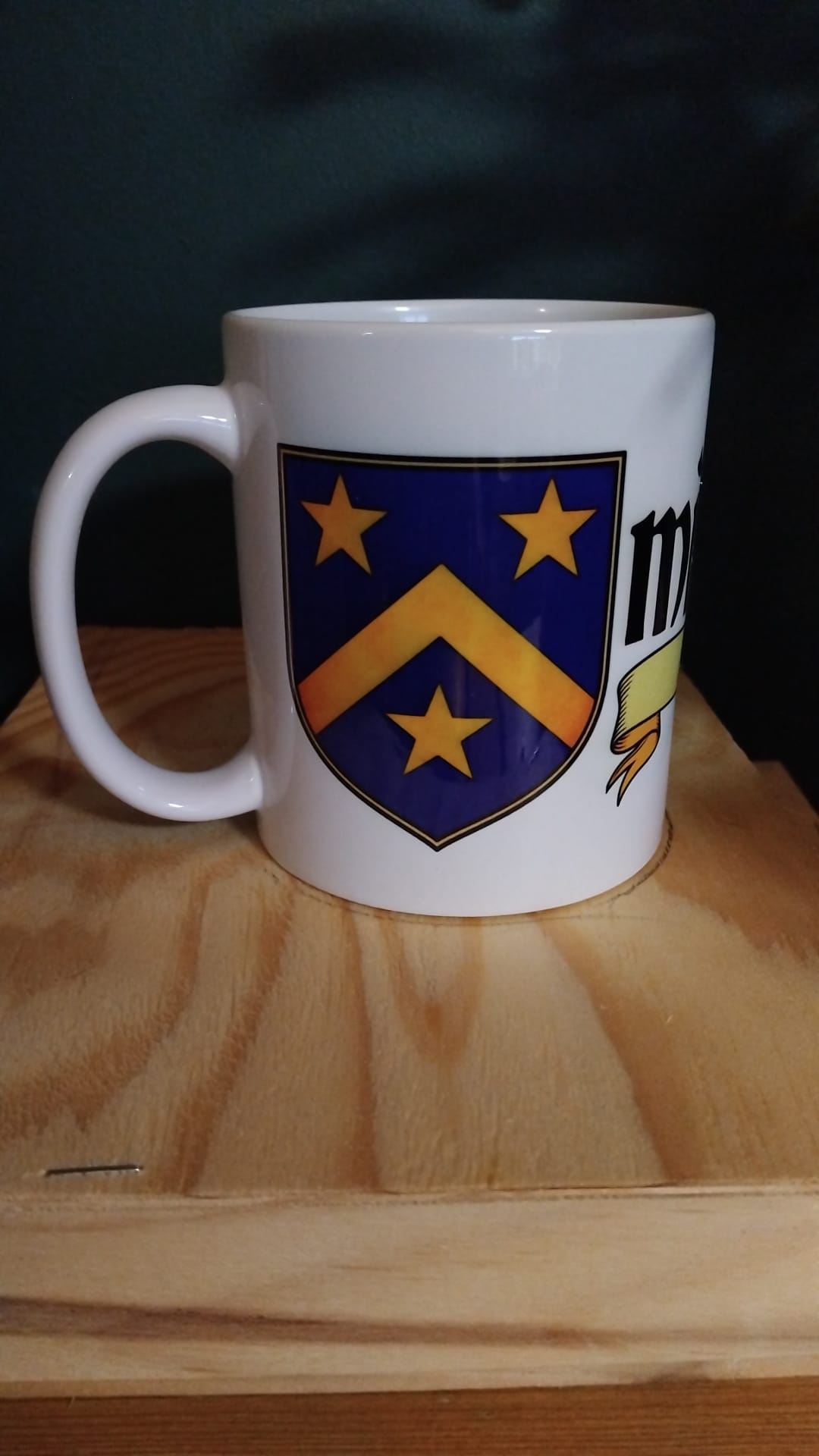 HERALDIC MINOGUE MUG