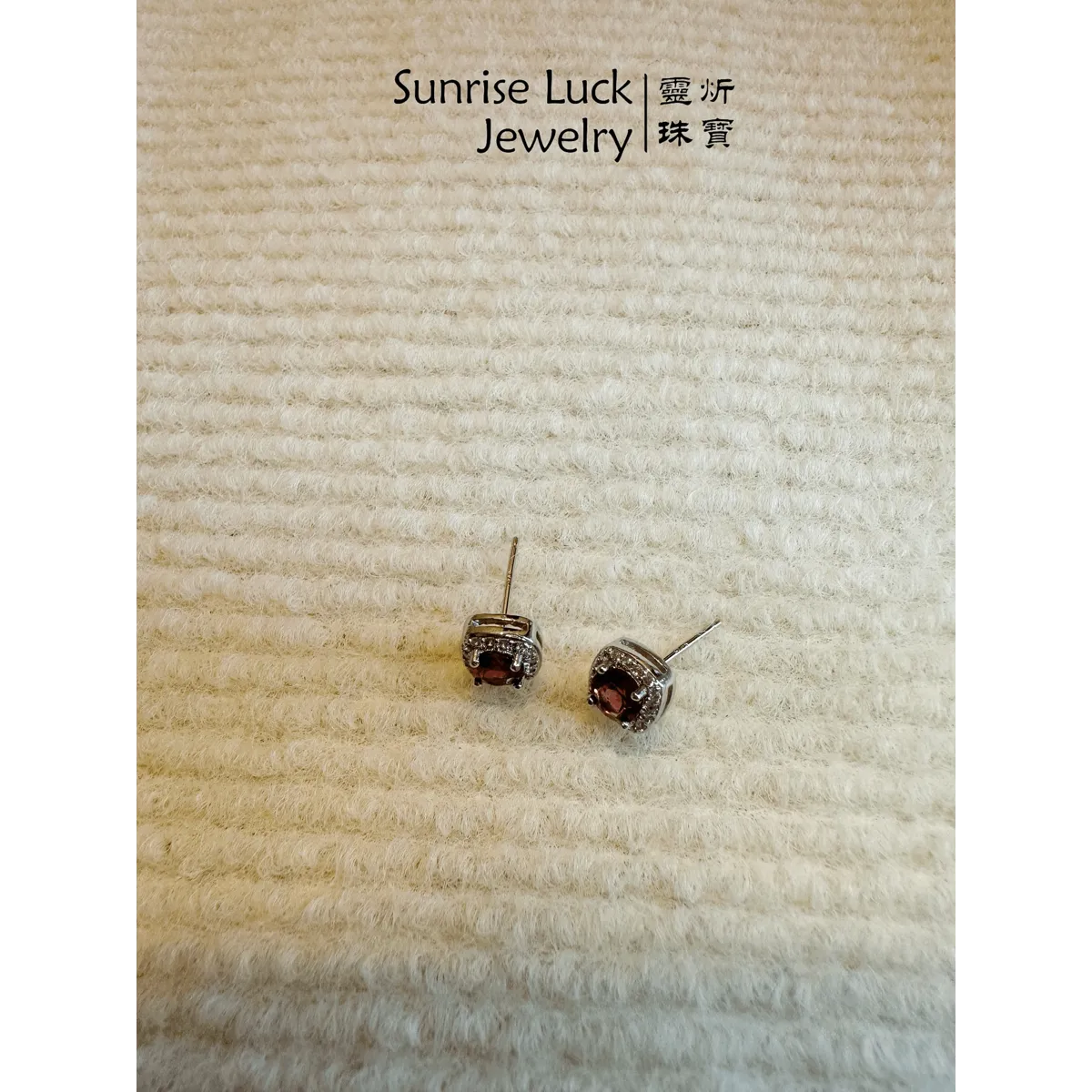 赤曜方華耳釘 Crimson Radiance Square Earrings