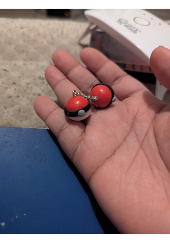 Pokéball Earrings – Han..