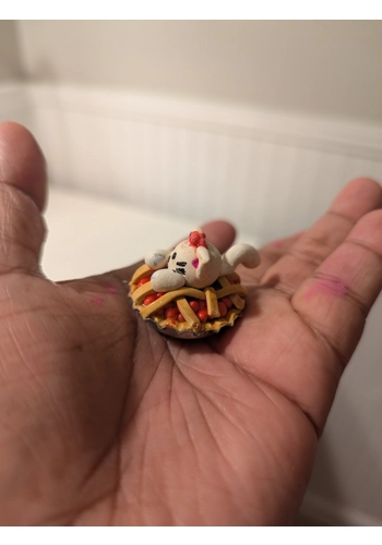 Handmade Kawaii Cat Cherry Pie Collectible – Sweet & Whimsical Decor