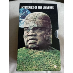 Mysteries of the Universe : Black Holes; Citadels of Mystery; Lost Worlds; Sto..