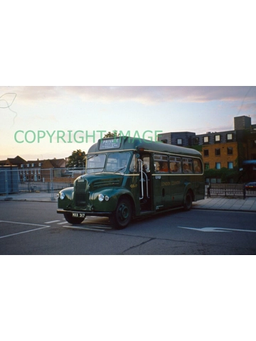 35mm bus slide London Country Guy Special / ECW MXX 317 - GS 17 (1)