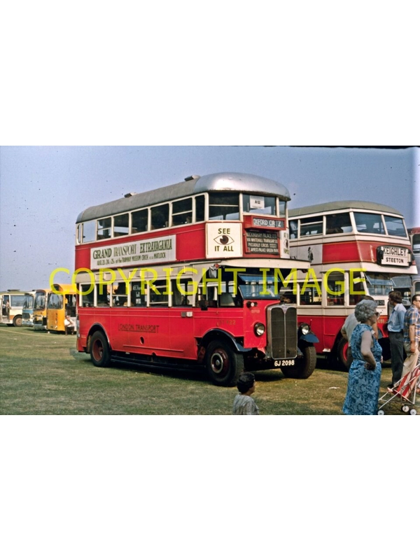 35mm slide London Transport AEC Regent /Tilling GJ 2098 ~ St 922 Ex Tilling 6098