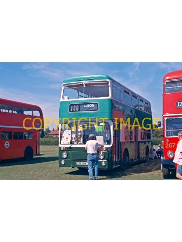35mm slide London Country N.E. AN 68 / Park Royal VPB 121 M - AN 121