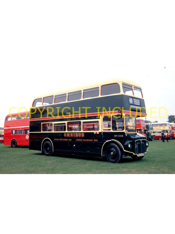 35mm slide London Transport Routemaster CUV 208 C ~ RM 2208