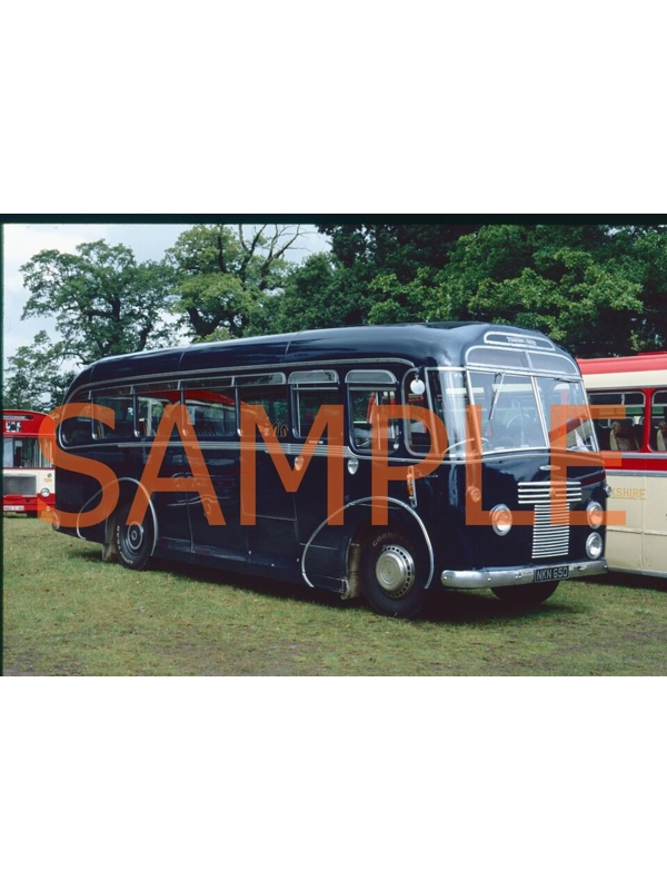 35mm slide Maidstone & Dist Commer Avenger / Harrington NKN 650 - LC1