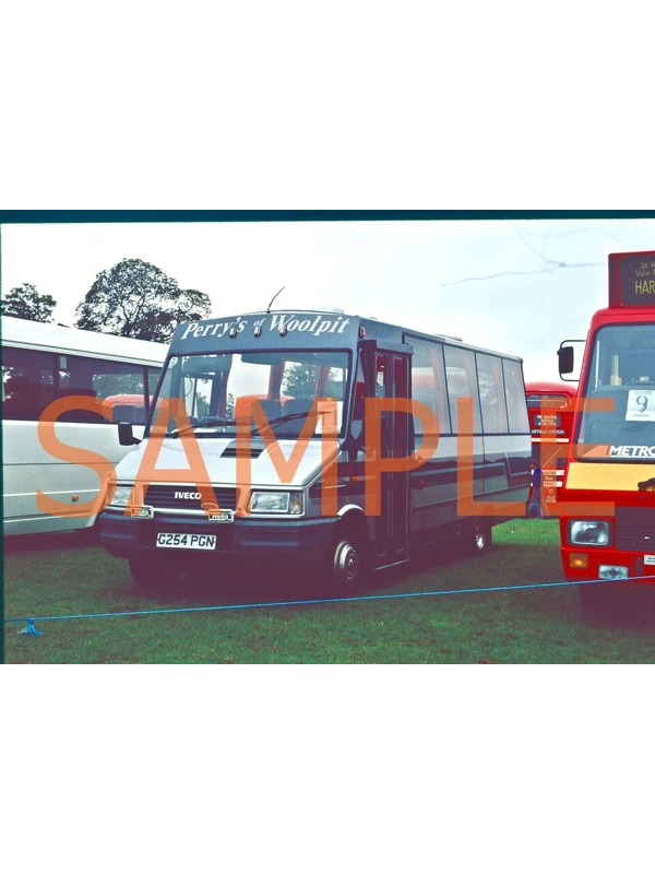 35mm slide Perrys of Woolpit Iveco 49.10 / Elme G254 PGN