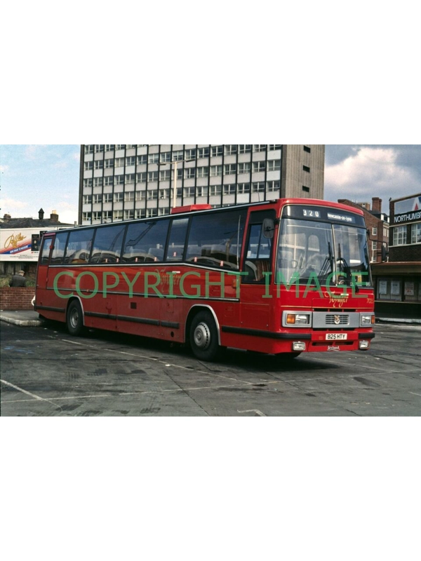35mm slide Northern ( Voyager) Tiger / Plaxton B 23 HTY - 7025 @ Gallowgate
