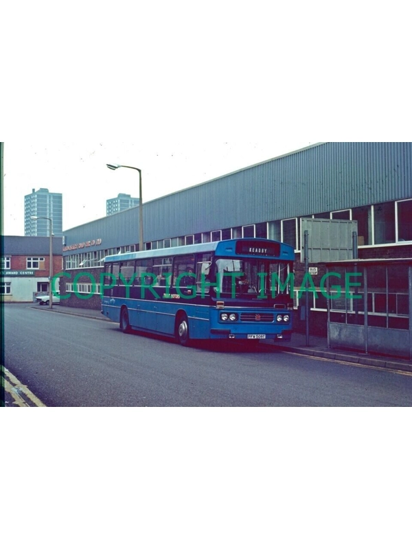 35mm slide Williams (Trent) (Scunthorpe) Bedford YMT / Duple FFW 508 T