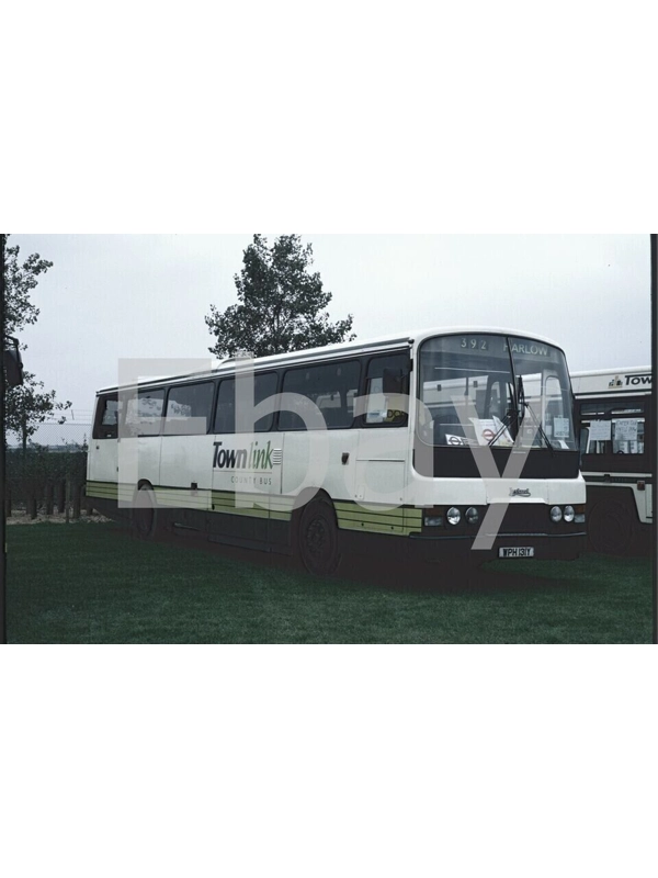 Original 35mm bus slide County Bus (Townlink) Leopard / ECW WPH 131 Y