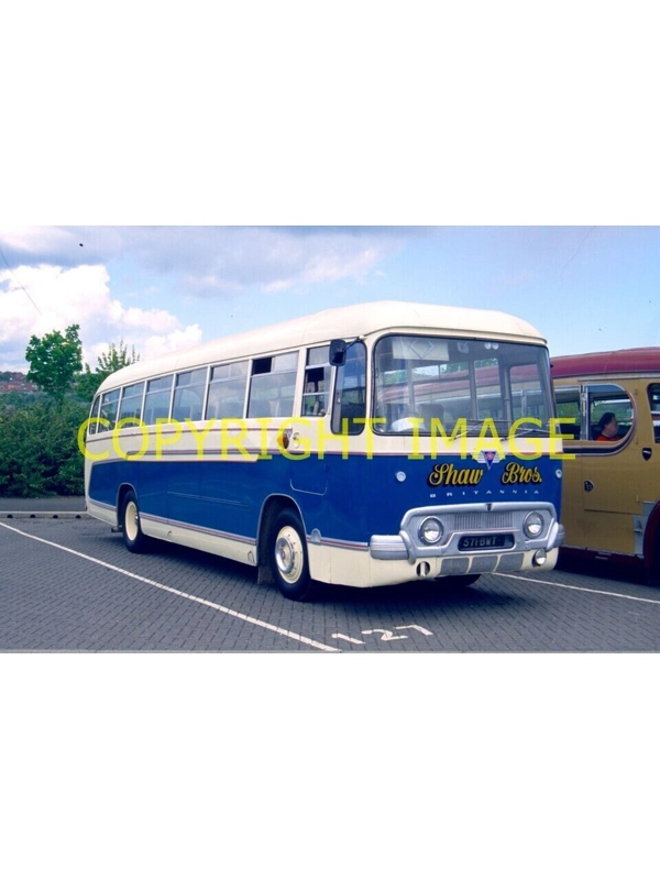 35mm slide Shaw Bros AEC Reliance / Duple Britannia 571 BWT Ex Fearn Dodworth