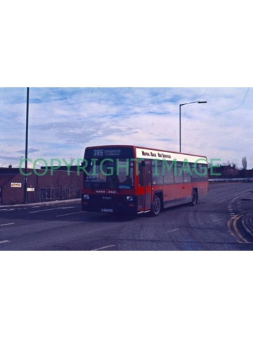 35mm slide Moordale Leyland Lynx E 677 DCU @ Four Lane Ends Metro