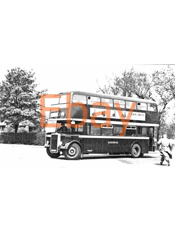 Black & white photo - Gateshead & District Leyland PD3 / MCW HCN 476 - 76