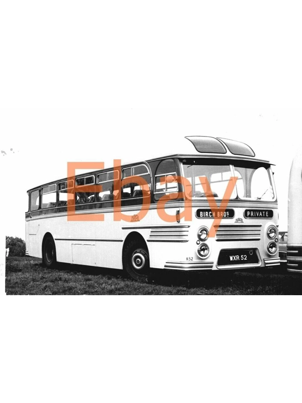 B/W Photo Birch Bros (London) Leyland Leopard / Willowbrook WXR 52 - K 52