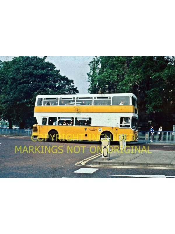35mm slide Northern Atlantean AN68 / Park Royal RCN 98N - 3272 Ex Tynemouth 198N