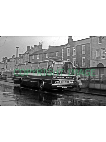 35mm B/W slide OK Travel (Bishop Auckland) Leopard / Duple APT 157 L