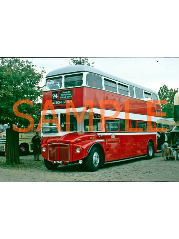 35mm slide London United Routemaster WLT 880 - ER 880 Ex RML 880