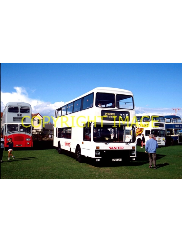 35mm slide United Leyland Olympian / NCME G 754 UYT ~ 277 Ex Pan Atlas AB 63