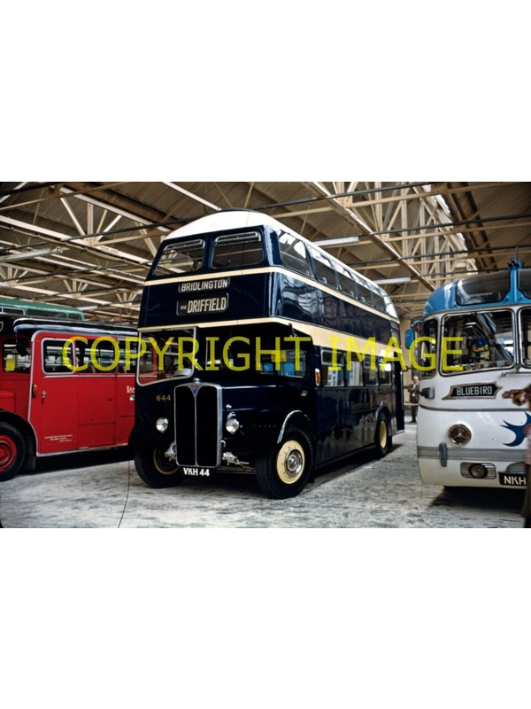 35mm slide East Yorkshire AEC Regent 5 / Willowbrook VKH 64 ~ 644