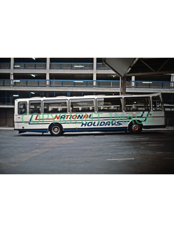 35mm slide National Travel West Leopard /Plaxton Possibly MRJ 280 W - N 280