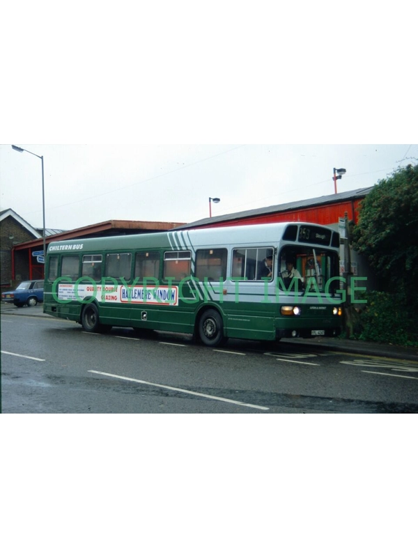 35mm slide Luton & District National 1B YPL 424 T - 424 Ex London Country SNB424