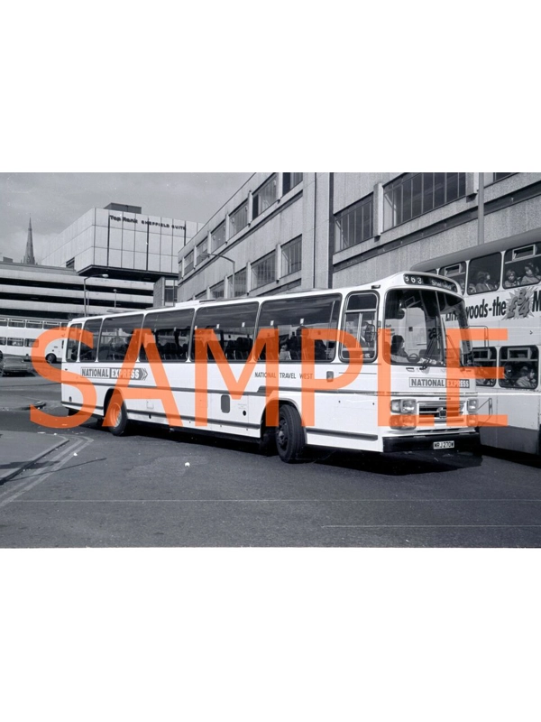 35mm BW negative National Travel West Leopard / Plaxton MRJ 270 W - N270