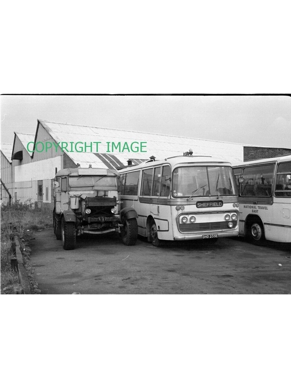 35mm B/W Negative National Travel East Wrecker & DHD 235 E Ex Hebble 400