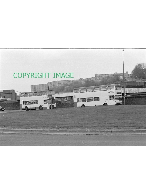 35mm B/W Negative South Yorkshire PTE Dominator 2140 & Mk1 Metrobus 474