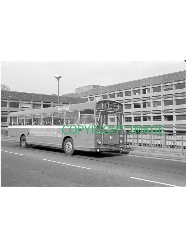 35mm B/W Neg United Bristol RE / ECW BHN 433 H ~ 4233