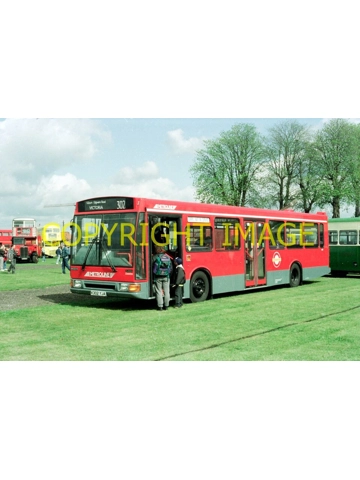 35mm colour neg London Transport (Metroline) Dennis Lance / NCME K302 YJA - LN2