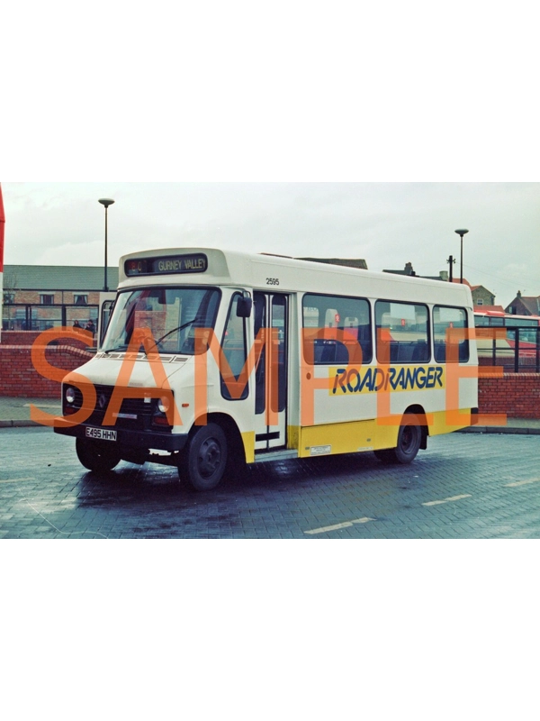 35mm Colour neg United Dodge S56 / Alexander E 495 HHN - 2595