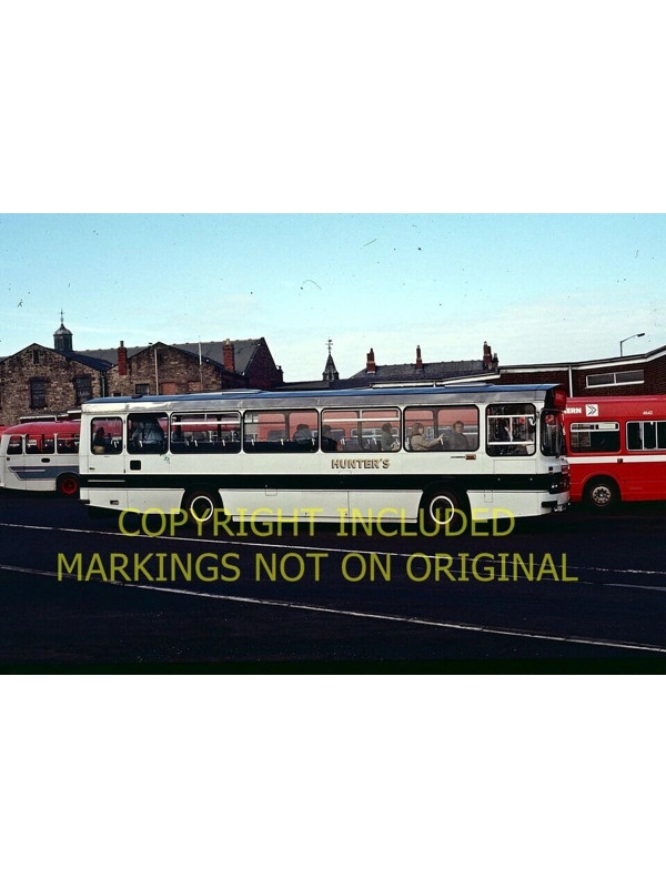 35mm slide Hunters (Tantobie, Co Durham) Bedford / Duple (unidentified)