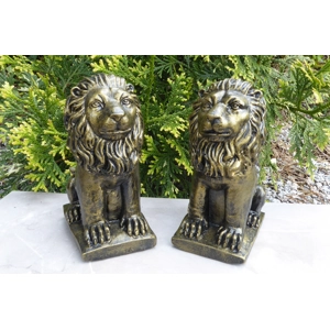 Aged Brass Effect Pair of Cast Stone Sitting Lions Garden Ornaments Statues