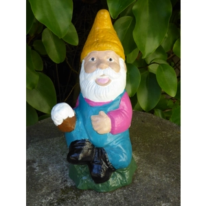 Fun Garden Gnome Swigging Beer Handcrafted and Hand Painted Garden Ornament 22cm tall
