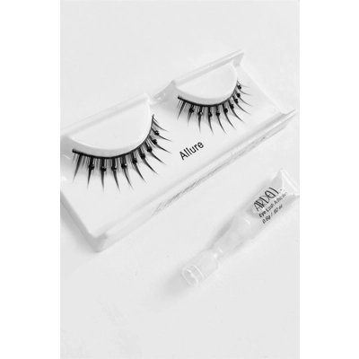 Black Tie Rhinestone False Eye Lashes /6 Pairs
