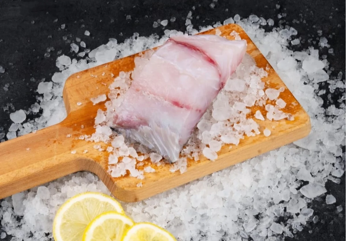 Barramundifilletsliceonicewithlemon 1791525670644